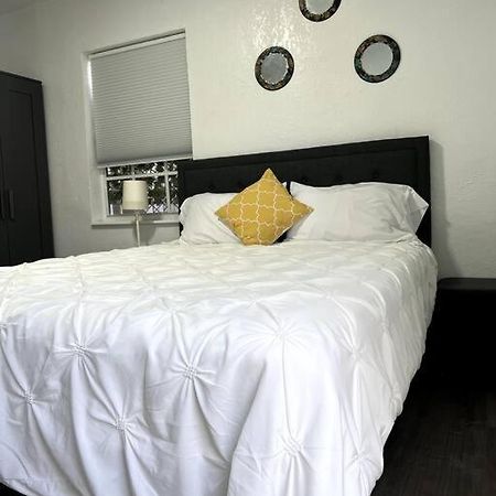 Nice And Cozy Guest House ไมอามี ภายนอก รูปภาพ