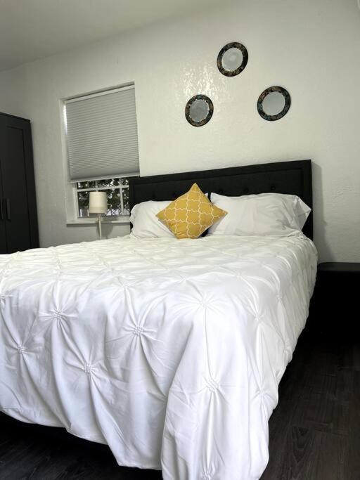 Nice And Cozy Guest House ไมอามี ภายนอก รูปภาพ